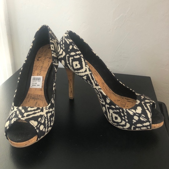 Women’s heels size 8 - Picture 4 of 4